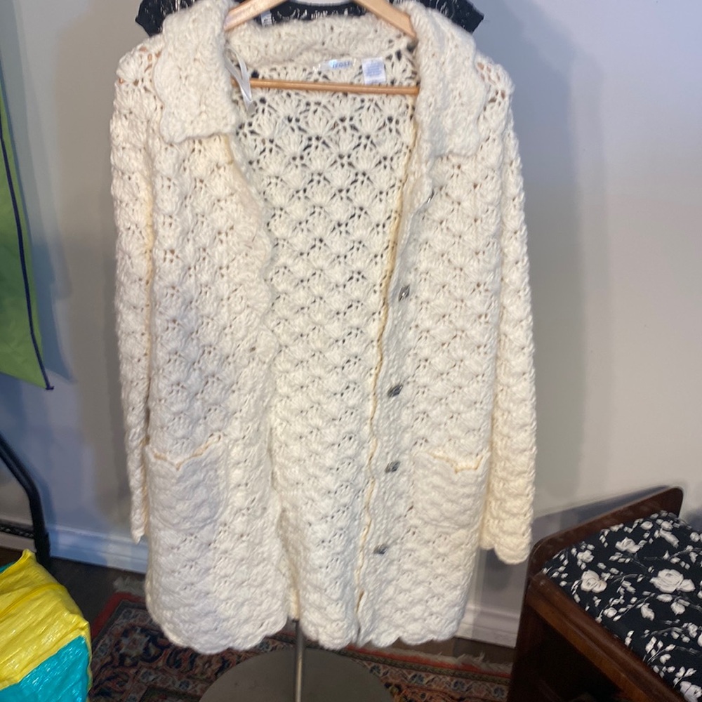 Spectacular Coastal Grandma /Cottagecore White Coatigan